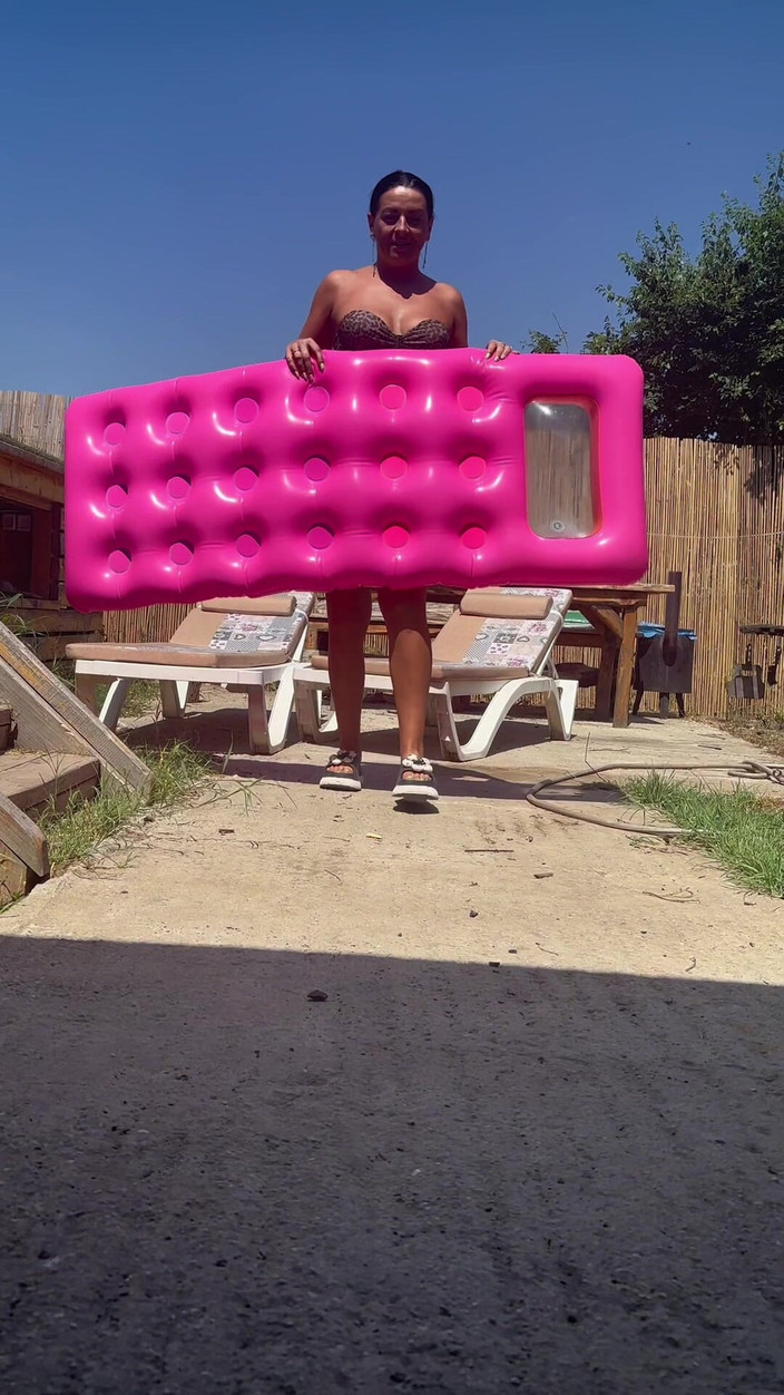 MilfyCalla: Poolside Thong Tease - Wet Ass & Fun on the Float