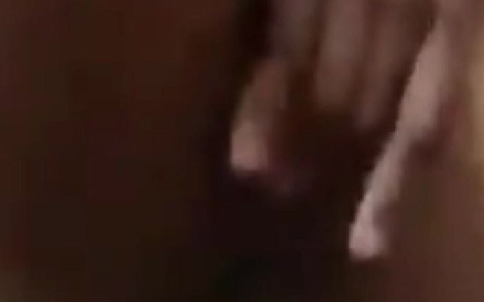 Dick sucker: 그녀의 핑크 보지를 보여주는 젊은 우간다 흑누나
