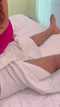 Hindský audio příběh indická bhabhi saje velký penis jejího devara a polyká všechno sperma