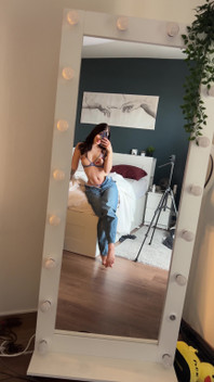 Do you want to take my jeans off?