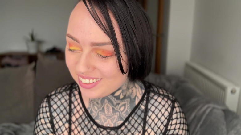 Miss Valentina: Sending Life