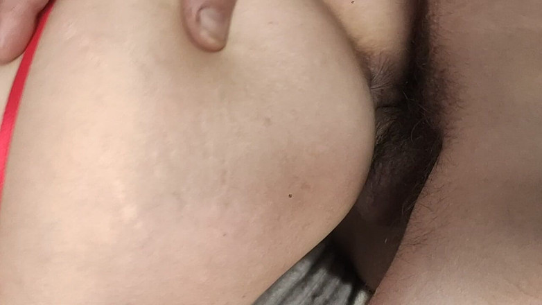 DirtyLubov: Masturbasi dalam suspender