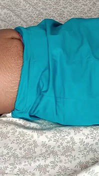 Housewife Fucked by Massager -2
