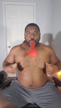 Dildo Sucking Thick Body Showoff