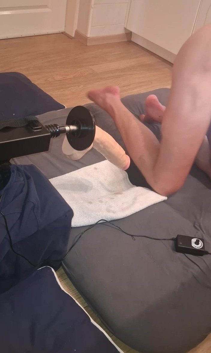 NoFace Twink X: Extreme Hot Twink Gets His Ass Destroyed by Fuckmachine Orgasm...