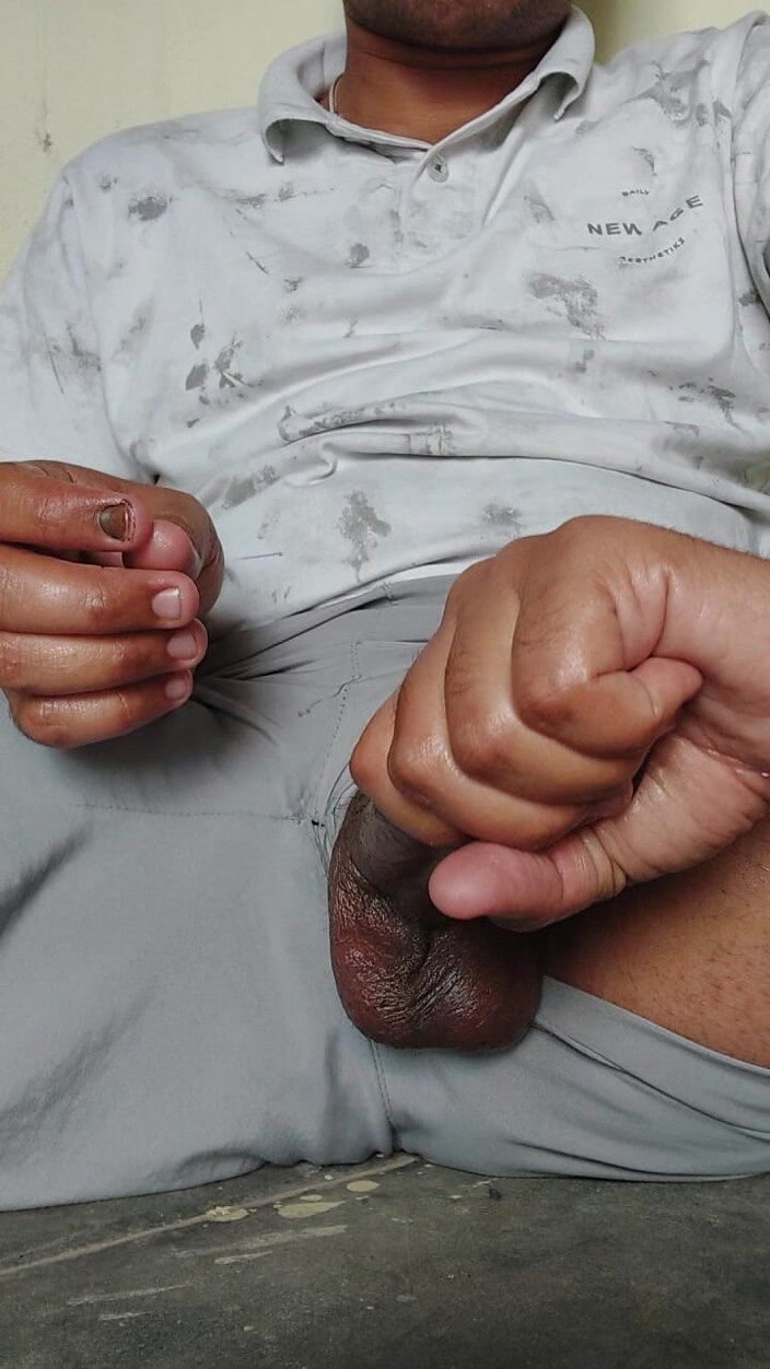 Bigcocka: Ich mache massage auf meinen großen braunen schwanz