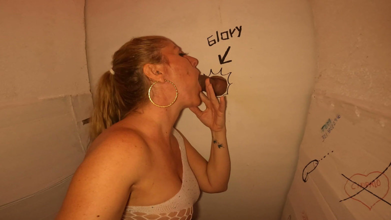 Blondelatinmom: Glory Hole 2
