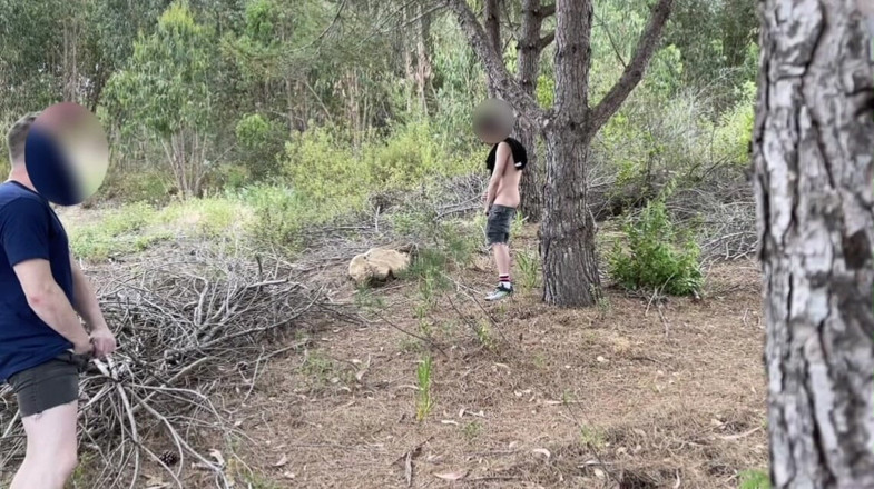 AmateurMates: Amatör azgın twink ormanda seks için seyir ediyor emmek için...