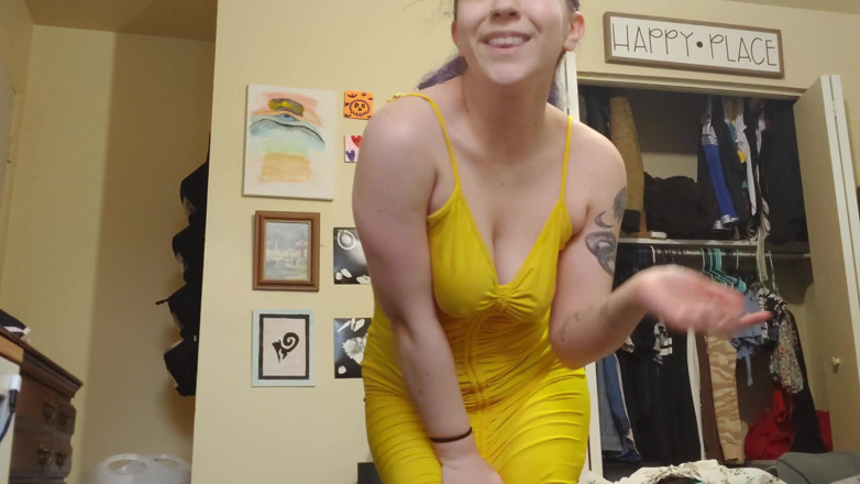 lilredvelvettt: Zkouším všechny mé šaty