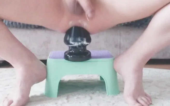 Annyfist: My Dildo for Jumping