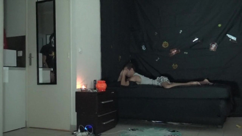 Gaybareback: Twink yang suci dari Serbia dikongkek tanpa kondom oleh Jess...