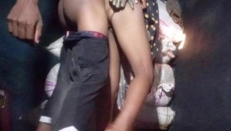 hotKamal2026: Abang tiri kampung desi India berkongkek keras dengan adik berdiri...
