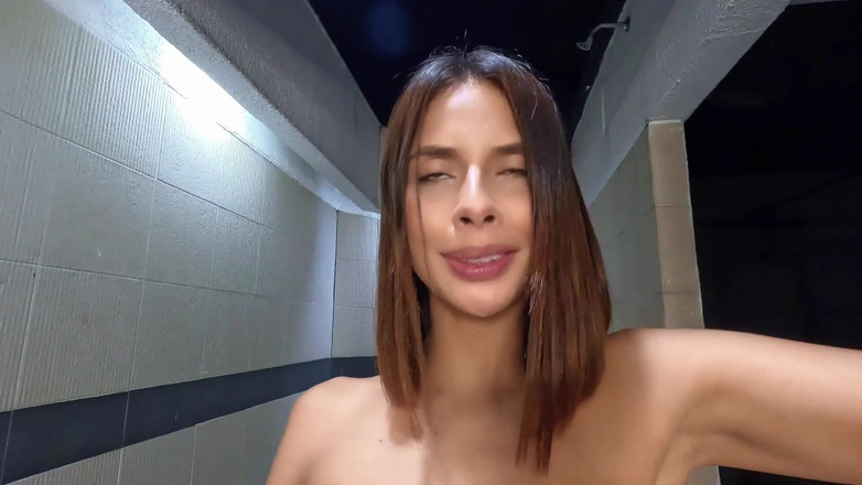 Aishadanver: Skinny Fucking Tanpa Kondom dengan Abang Tirinya. Kakak tiri pelacur...