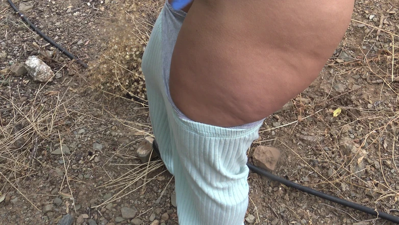 Souzan Halabi: Istri petani mesir yang tukang selingkuh biarin tetangganya ngentot dia...