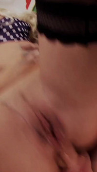 Anal express v2: s4 - La MILF bionda lo adora nel culo