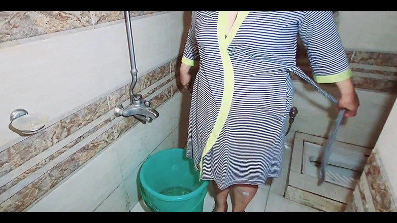 Netu: मुस्लिम खूबसूरत विशालकाय पत्नी नग्न स्नान करते हुए पकड़ी गई