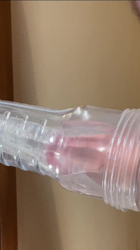 毛茸茸的熊从他的fleshlight中抽出性爱