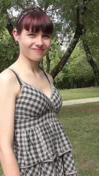 Le casting de la jolie Luna Porno, 18 ans