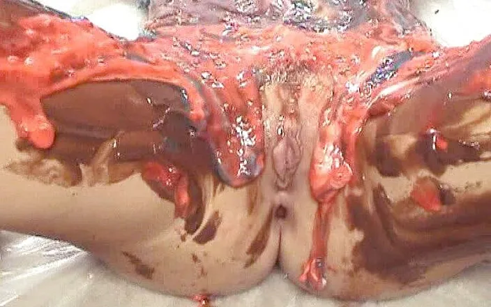 Radical: homemade messy porn - painted body porn