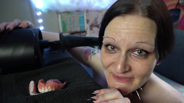 GothBunny6669: Gothic-slet neemt tanden weg voor nat neuken in het gezicht,...