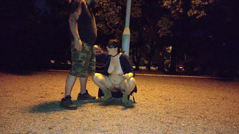 Toilet Mommy: Master need to pee on leashed slave
