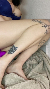 Morena orgasmo na escada