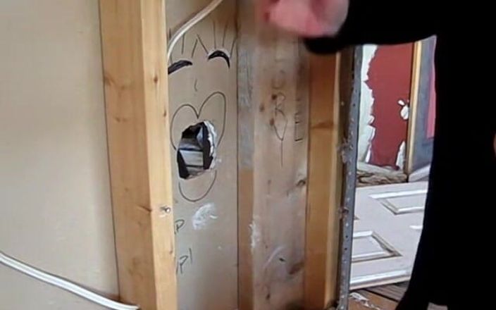 Homegrown Video: Jennifer van Beaver lutscht und wichst gloryhole-schwanz