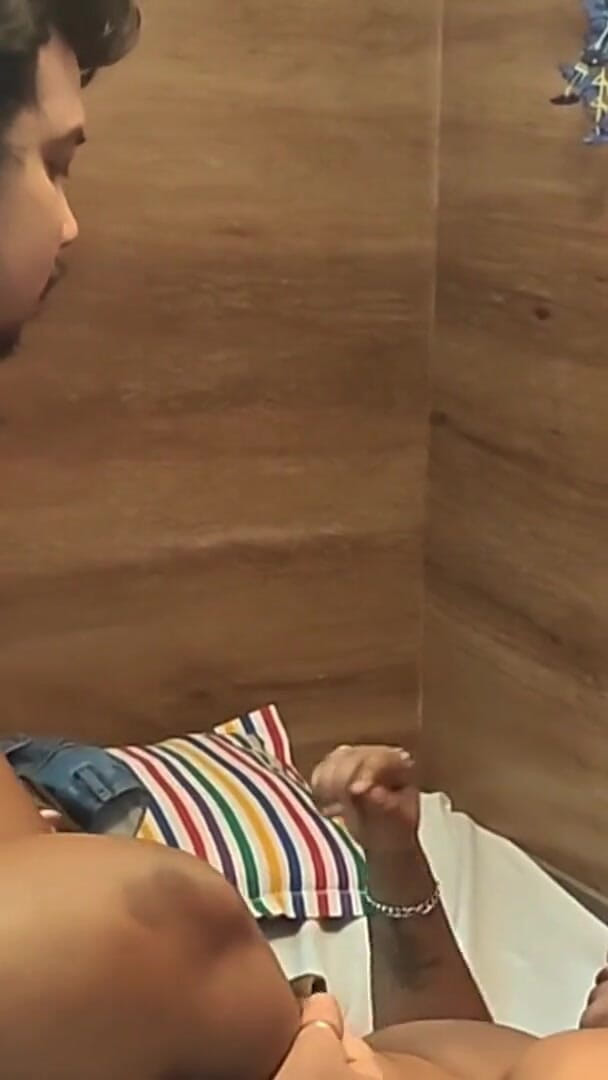 Baby Tina: Cikgu Yoga India berkongkek tegar dengan pelajarnya di hotel dan...