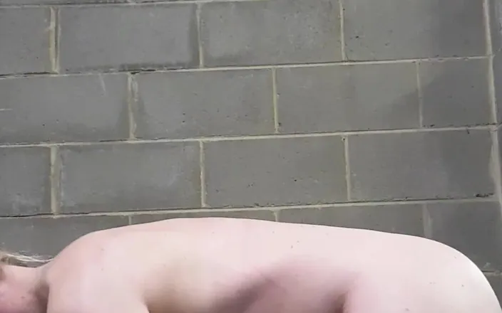 Michellexm: Znovu nahé cvičení