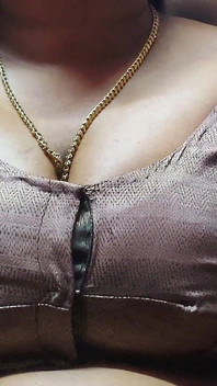 Desi grote natuurlijke tieten Bhabhi