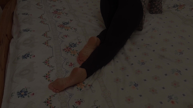 Selena701: Аматорська блондинка зріла дружина насолоджується сексом наполовину одягненими