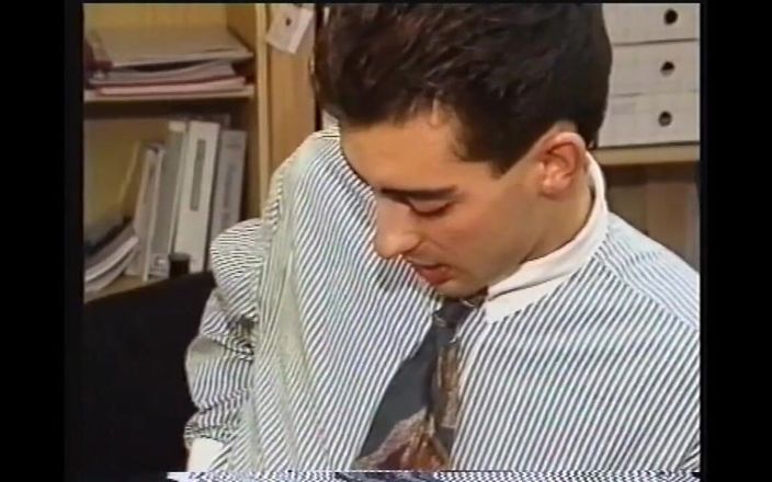 Old PIGS XXX: Sexy secretaresse in kont geneukt en ondergespoten in en op...