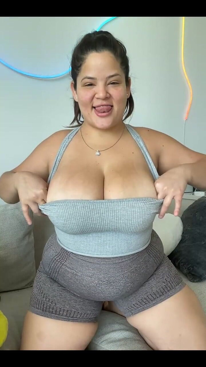 Dani Valentina: Livestream med Dani Valentina