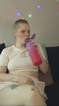 Опыт из тела: экс-бойфренд подхватывает мое тело! - Нижняя Ezra Faith Buzzcut