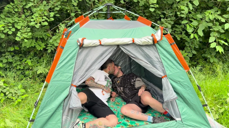 punkgoblin: T4t Wild Camping Hookup
