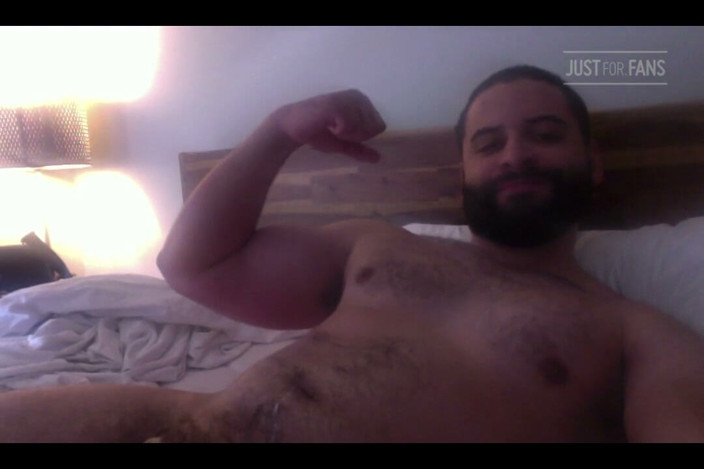 mascbeef95: Cumming on Myself in Bed