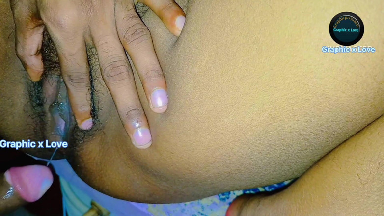 Graphic joy: Une femme très sexy baise avec des inconnus, il baise...