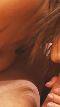 La soirée scène de Gemma - 2 trio de MILF en lingerie à gros nichons, orgie en discothèque