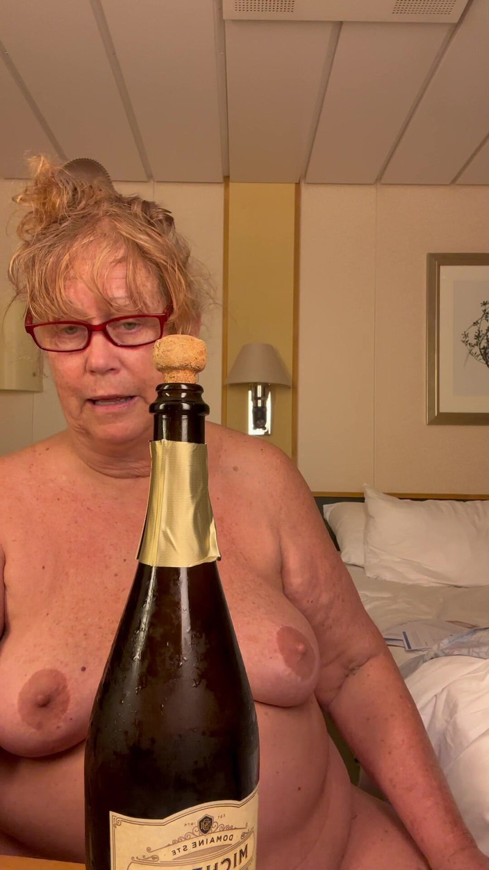 Big Ass 4 U: Mamie a toujours des friandises X