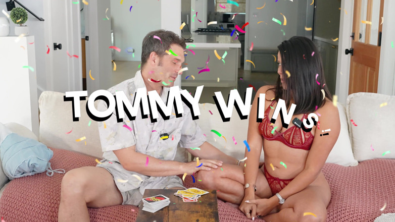 Tommy Wood XXX: Ha schizzata dappertutto il mio cazzo mentre giocavamo a giochi...