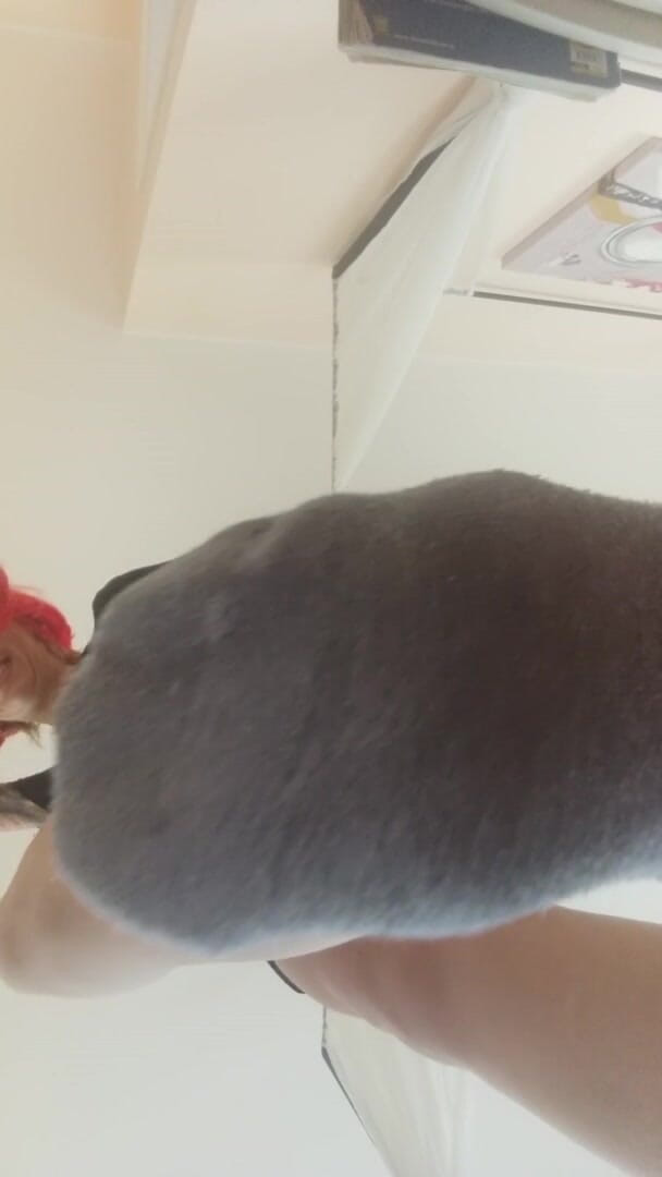 savannahamatoriale: Boşalıyor seni domuz!