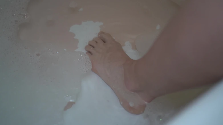 Hidi Heaventoosh porn video – Soapy Toes