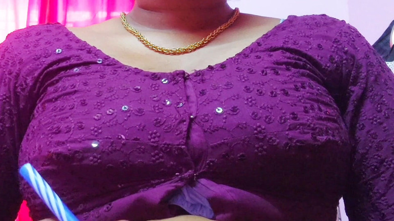 Desi Mohini: Desi sexy indická holka se baví doma