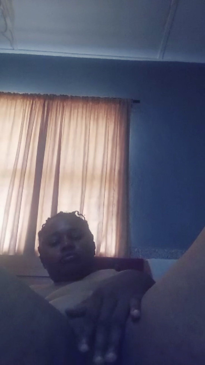 Lovelee: Assista me gozar para você