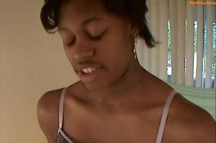 Pantyhose me porn videos: Ebony Babe Lynn Has Pantyhose Audtion and Ends up Sucking...