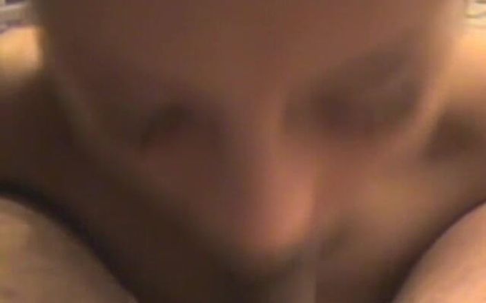 Homegrown Oral: Chanel Deepthroats její první velký penis