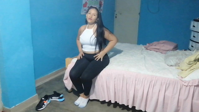 Sexysweet0455: Mahasiswi nakal ini pulang dengan lelah dan memuaskan ayah tirinya...