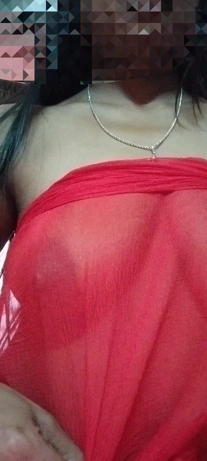 Bengalibeauty96: Hintli evli kadın priyanka hayranları için büyük göğüslerini gösteriyor