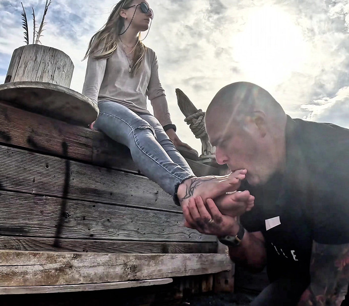 Mistressyammyboots: Il Potere Sotto I Miei Piedi