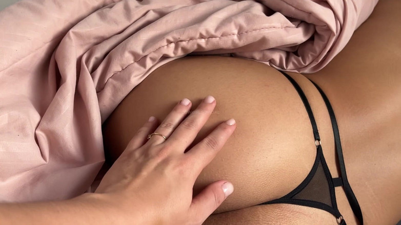 Onlyporn2023: Ev yapımı lezbiyen seks derlemesi